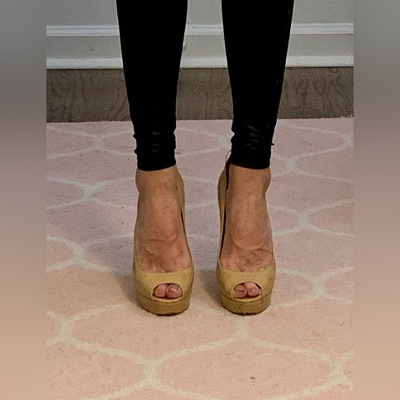 Jimmy Choo heels, Size 9 - Picture 3 of 7